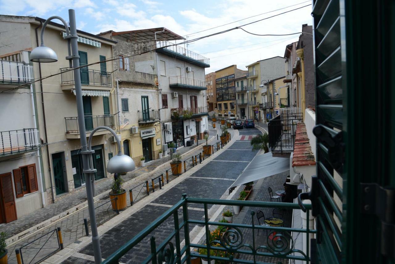 City House Villa Campofelice Di Roccella Exterior photo